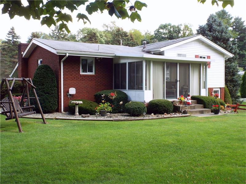 1016 Wainwright Dr, Irwin, PA 15642 photo 4