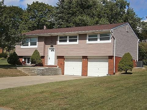 107 Treeview Dr, Coraopolis, PA 15108 photo 2
