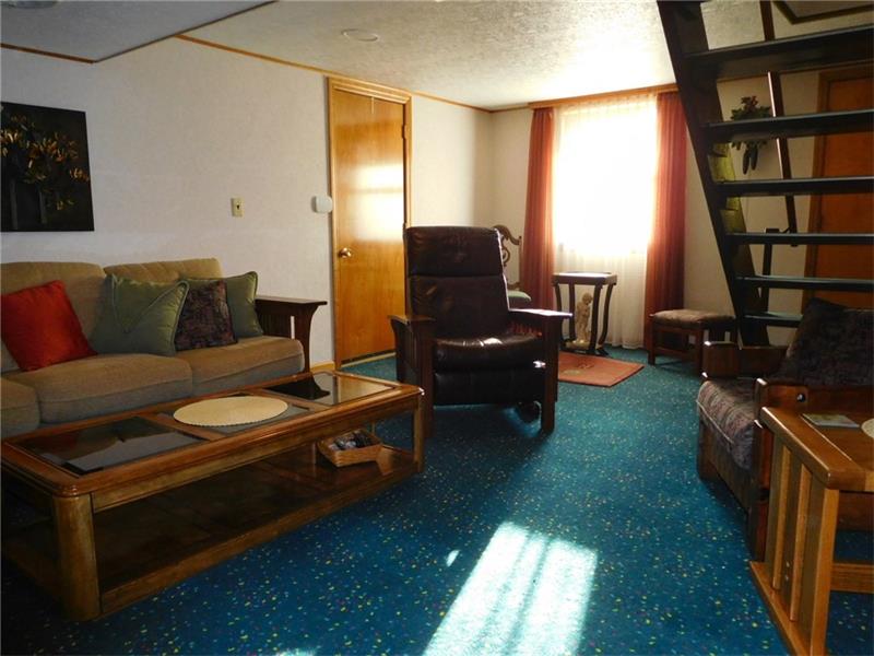 571 Semple Dr, Irwin, PA 15642 photo 15