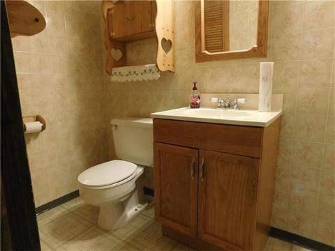 921 Iris Dr, Irwin, PA 15642 photo 21