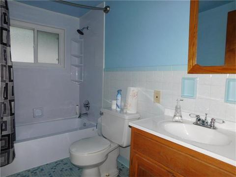 921 Iris Dr, Irwin, PA 15642 photo 11