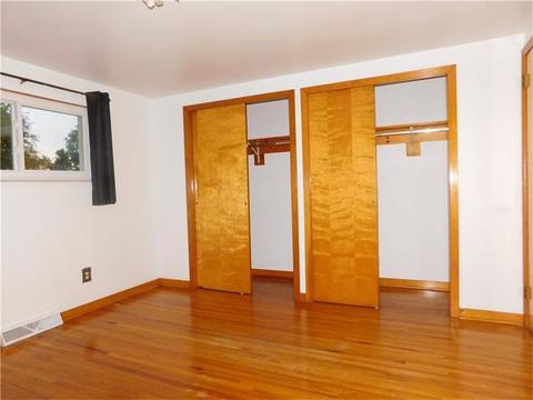 921 Iris Dr, Irwin, PA 15642 photo 12