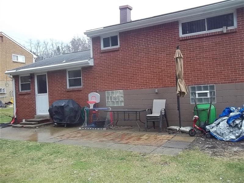 13711 Ormsby Dr, Irwin, PA 15642 photo 17