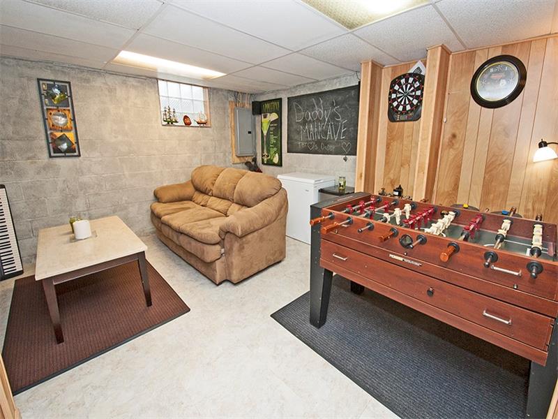 13711 Ormsby Dr, Irwin, PA 15642 photo 13