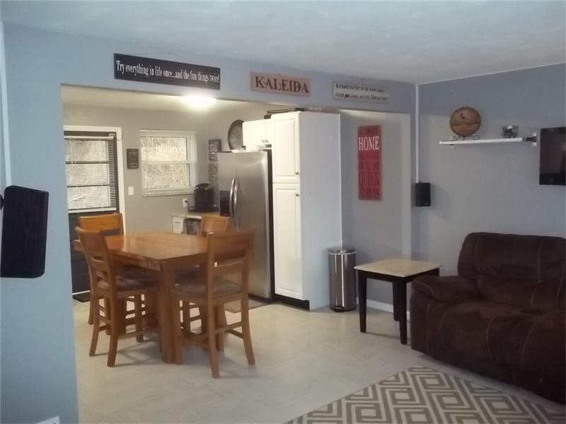 13711 Ormsby Dr, Irwin, PA 15642 photo 4