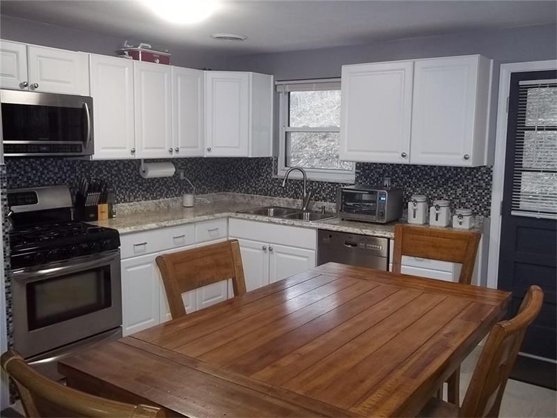 13711 Ormsby Dr, Irwin, PA 15642 photo 6
