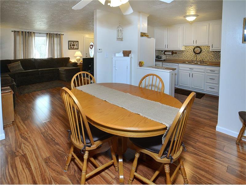 1822 Ivanhoe Dr, Irwin, PA 15642 photo 10