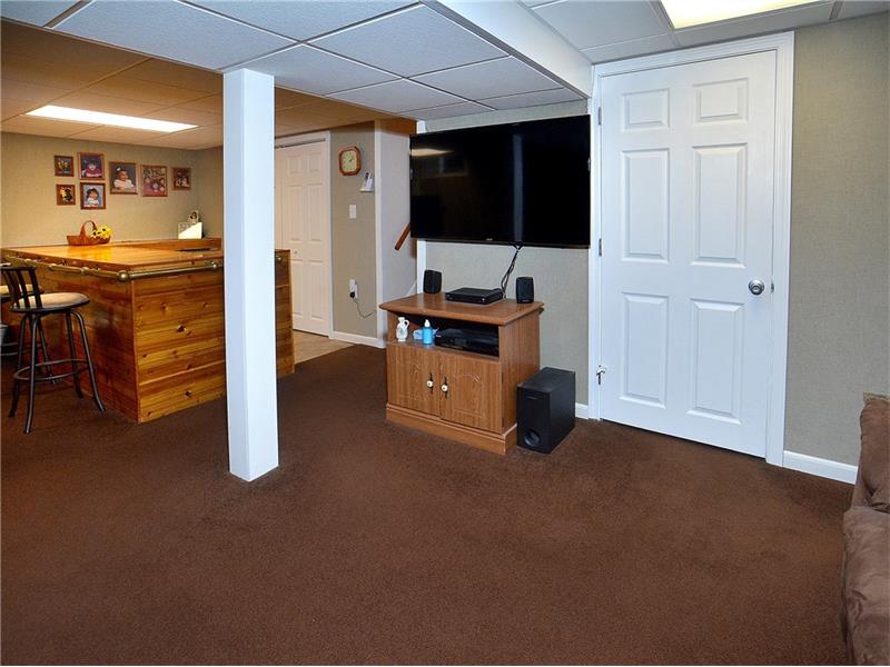 1822 Ivanhoe Dr, Irwin, PA 15642 photo 15