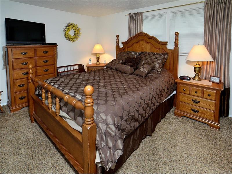 1822 Ivanhoe Dr, Irwin, PA 15642 photo 11