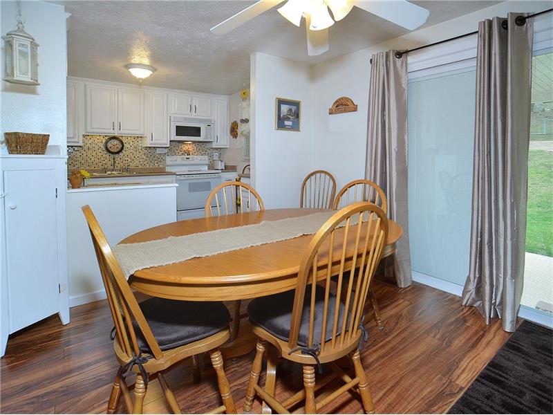 1822 Ivanhoe Dr, Irwin, PA 15642 photo 9