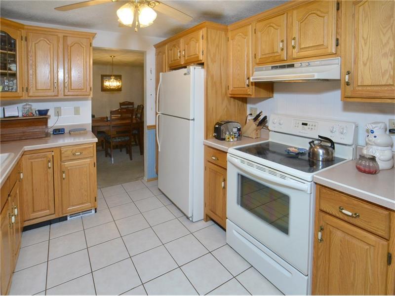 2264 Trolist Dr, Irwin, PA 15642 photo 4