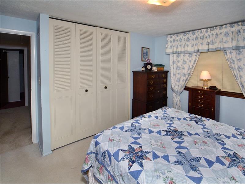 2264 Trolist Dr, Irwin, PA 15642 photo 12