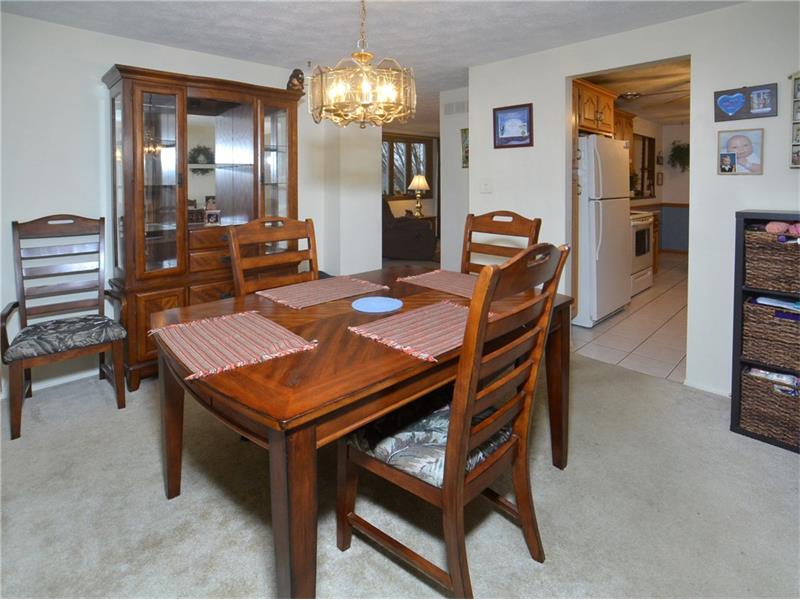 2264 Trolist Dr, Irwin, PA 15642 photo 9