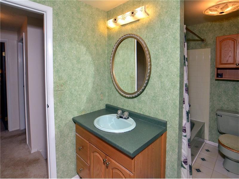 2264 Trolist Dr, Irwin, PA 15642 photo 18