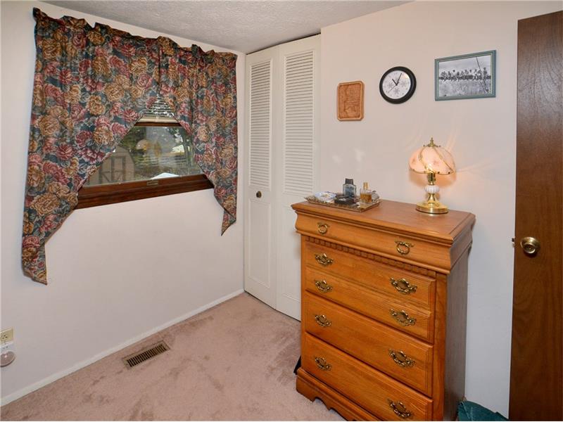 2264 Trolist Dr, Irwin, PA 15642 photo 13