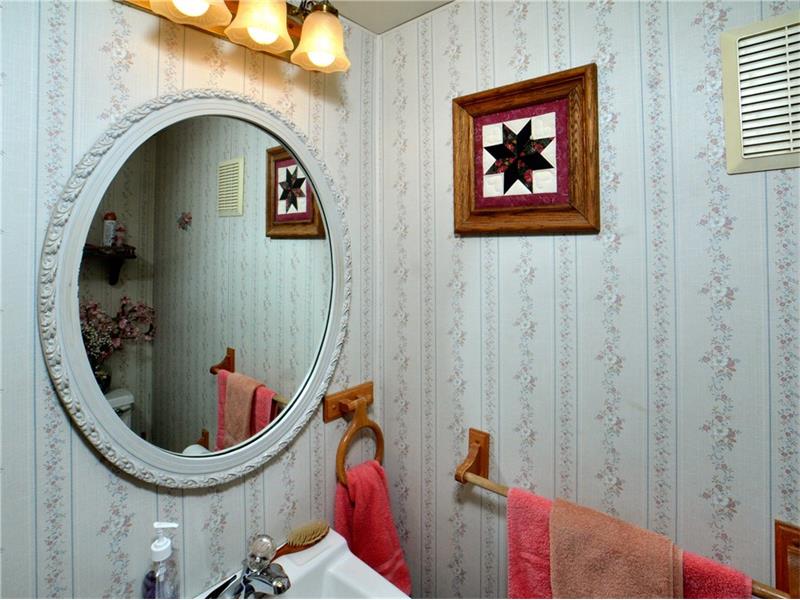 2264 Trolist Dr, Irwin, PA 15642 photo 19