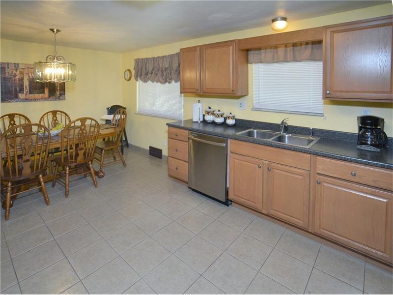 1663 Nash Ave, Pittsburgh, PA 15235 photo 5