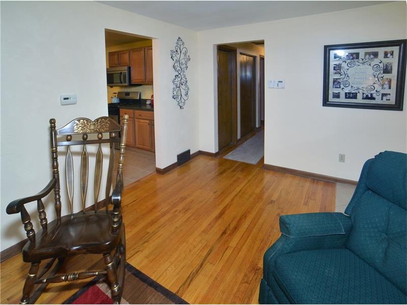 1663 Nash Ave, Pittsburgh, PA 15235 photo 9