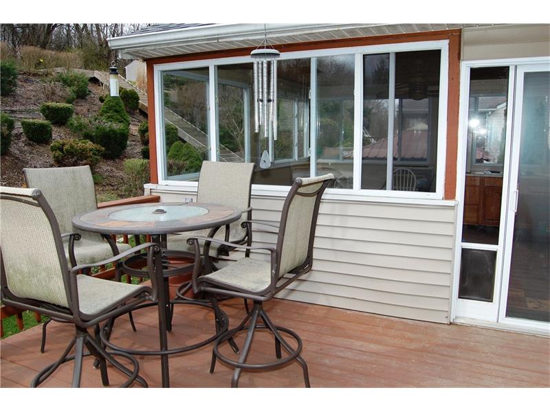 960 Castleview Dr, Irwin, PA 15642 photo 23