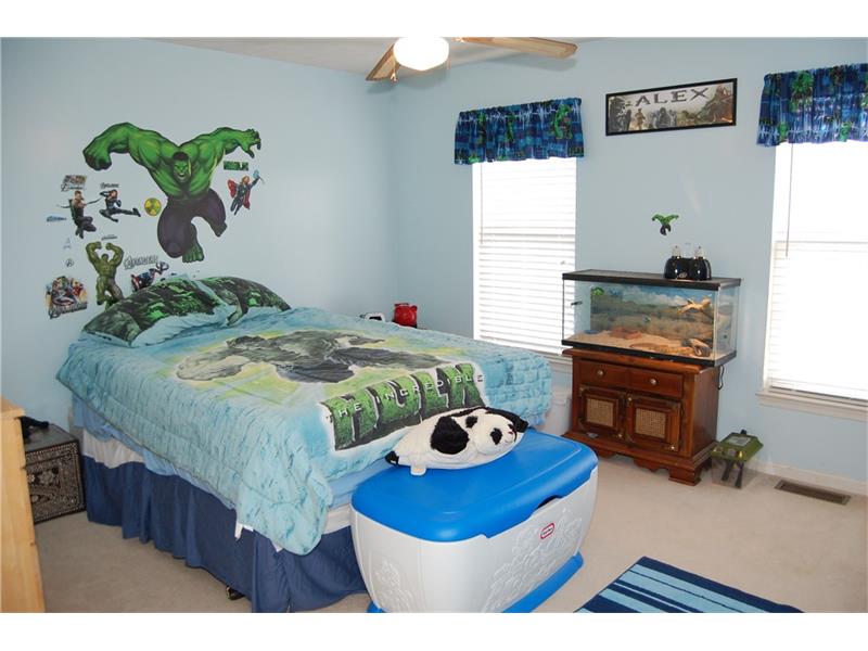 960 Castleview Dr, Irwin, PA 15642 photo 13