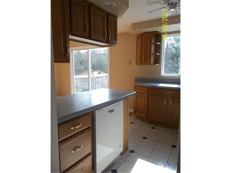1929 Ivanhoe Dr, Irwin, PA 15642 photo 11