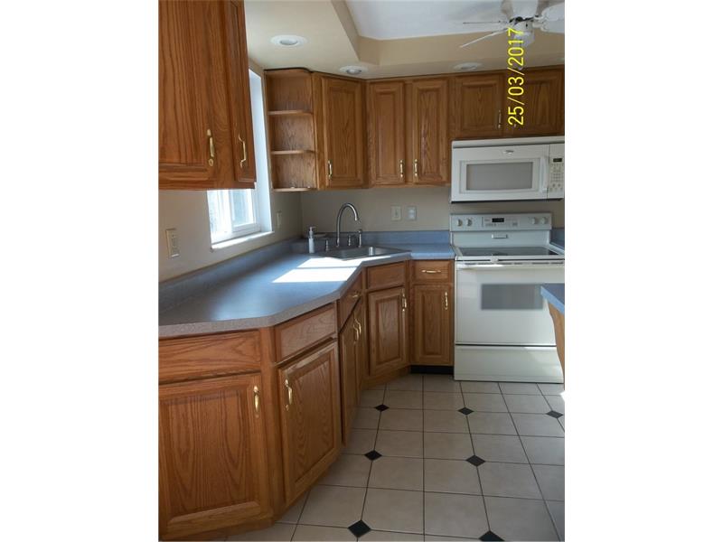 1929 Ivanhoe Dr, Irwin, PA 15642 photo 9