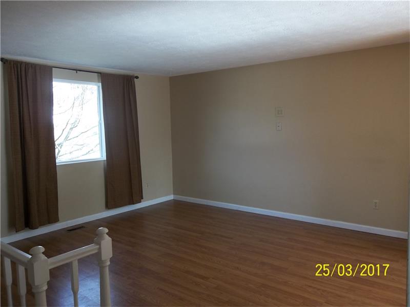 1929 Ivanhoe Dr, Irwin, PA 15642 photo 2
