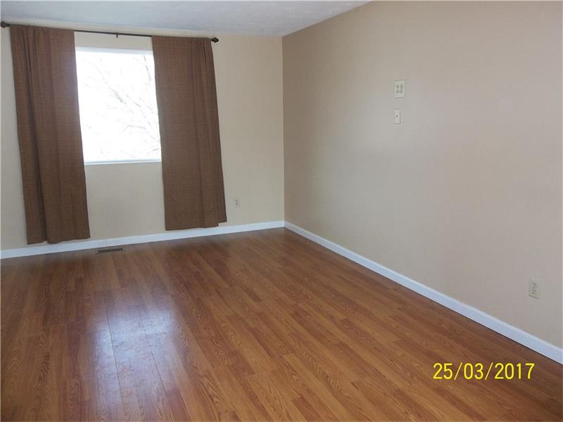 1929 Ivanhoe Dr, Irwin, PA 15642 photo 4