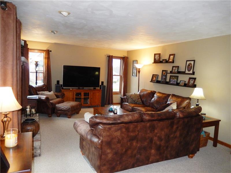 9730 Downing Pl, Irwin, PA 15642 photo 10