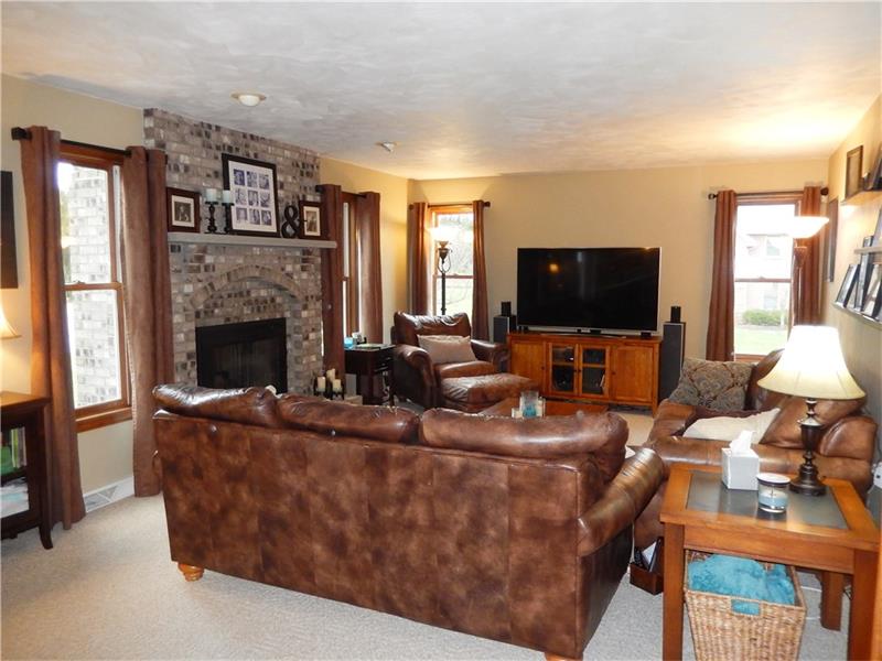 9730 Downing Pl, Irwin, PA 15642 photo 9