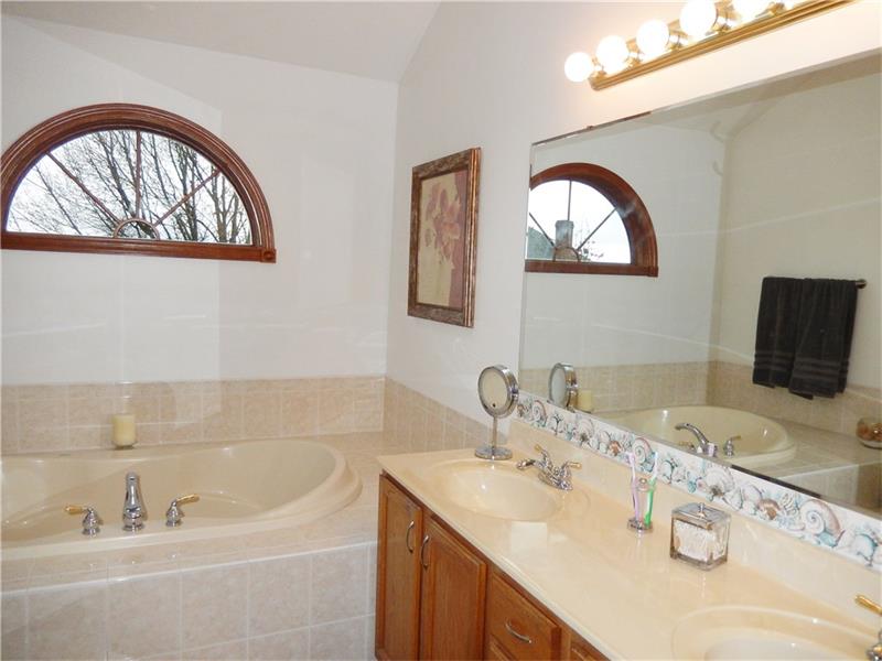 9730 Downing Pl, Irwin, PA 15642 photo 14