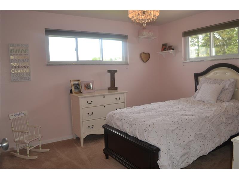 9835 Mark Ave, Irwin, PA 15642 photo 8