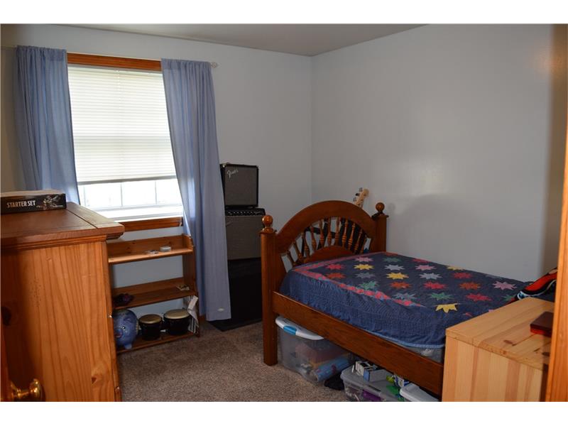 1938 Ivanhoe Dr, Irwin, PA 15642 photo 16