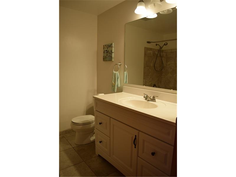 1938 Ivanhoe Dr, Irwin, PA 15642 photo 12