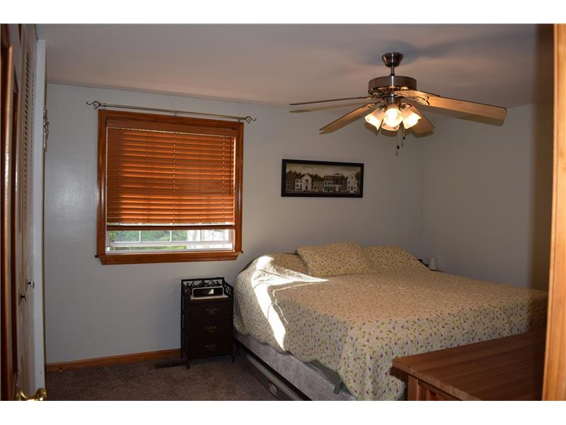 1938 Ivanhoe Dr, Irwin, PA 15642 photo 14