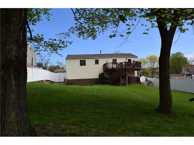 1938 Ivanhoe Dr, Irwin, PA 15642 photo 19