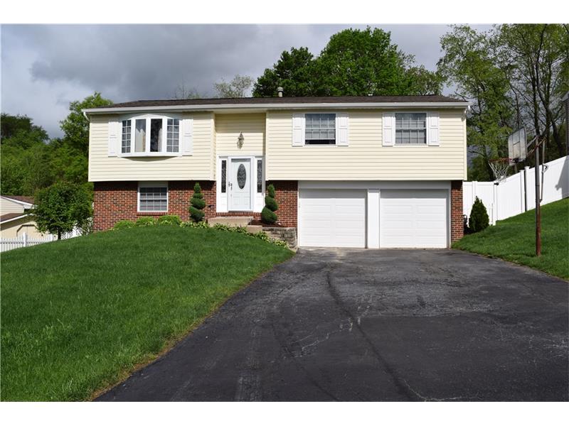 1938 Ivanhoe Dr, Irwin, PA 15642 photo 1