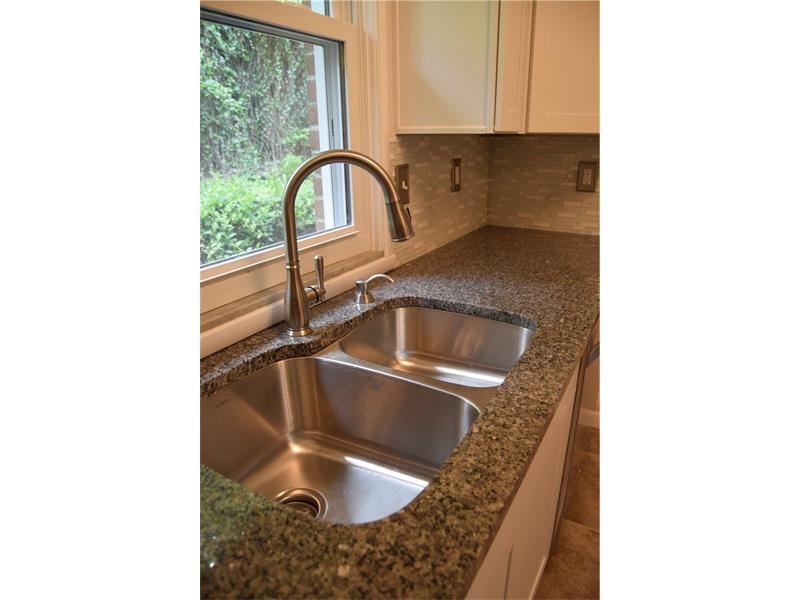 4584 E Willock Rd, Pittsburgh, PA 15227 photo 4