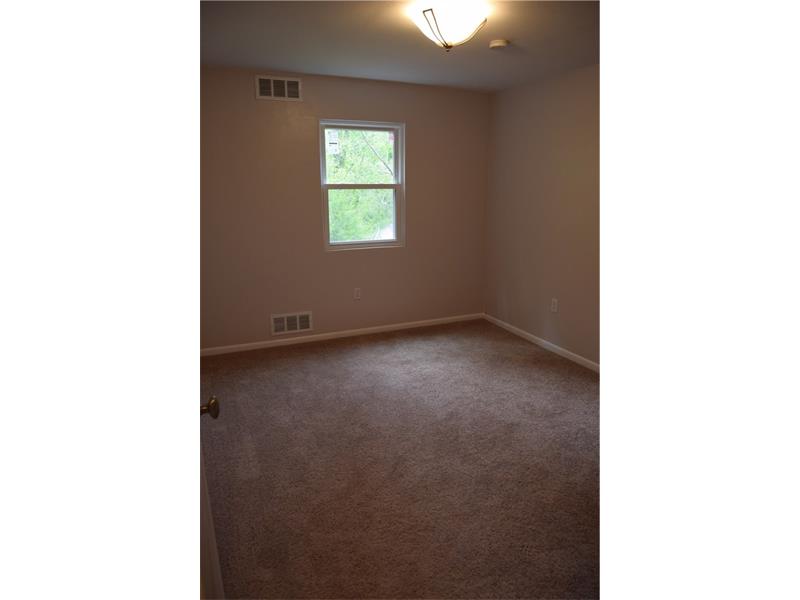 4584 E Willock Rd, Pittsburgh, PA 15227 photo 18