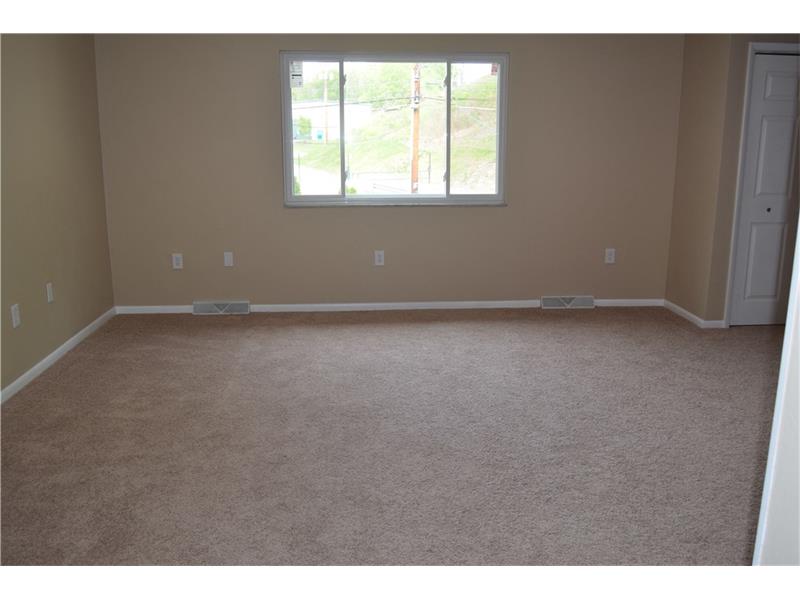 4584 E Willock Rd, Pittsburgh, PA 15227 photo 12