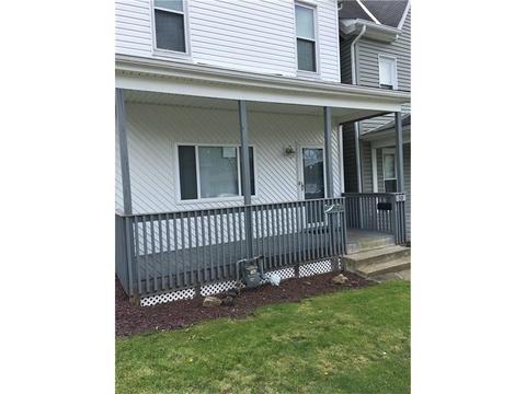 39 Penn Ave, Irwin, PA 15642 photo 2