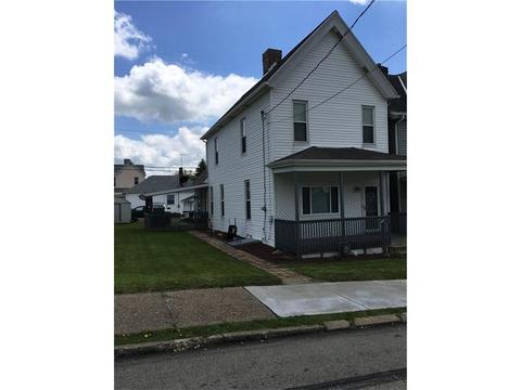 39 Penn Ave, Irwin, PA 15642 photo 1