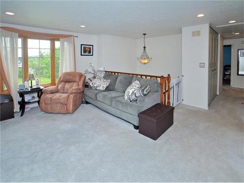 9002 Hill Dr, Irwin, PA 15642 photo 7