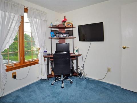 9002 Hill Dr, Irwin, PA 15642 photo 13