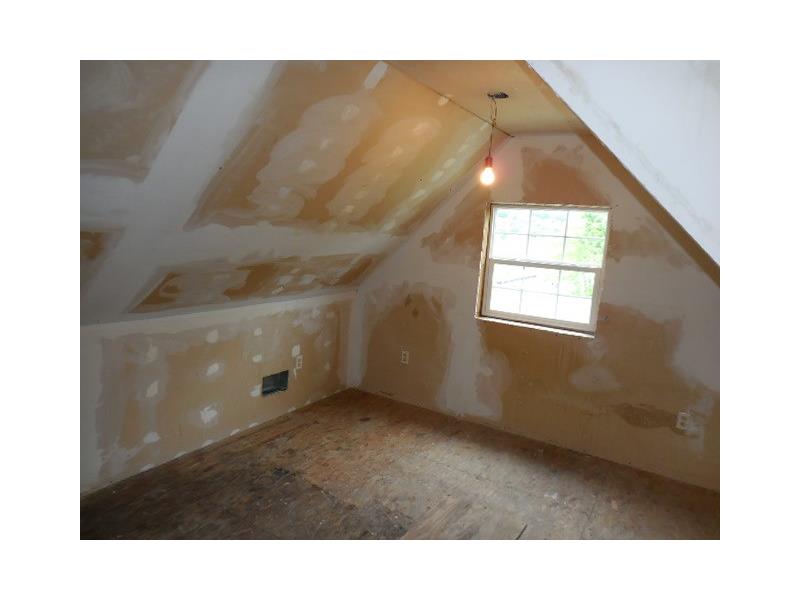 9786 Mcclellan St, Irwin, PA 15642 photo 9