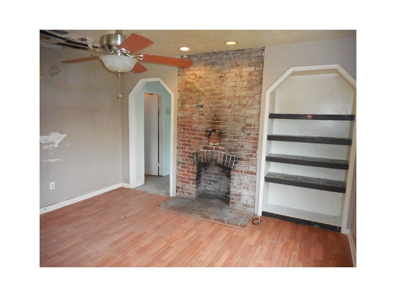 9786 Mcclellan St, Irwin, PA 15642 photo 2