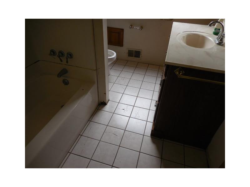 9786 Mcclellan St, Irwin, PA 15642 photo 8