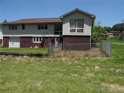 12300 Roth Dr, Irwin, PA 15642 photo 3