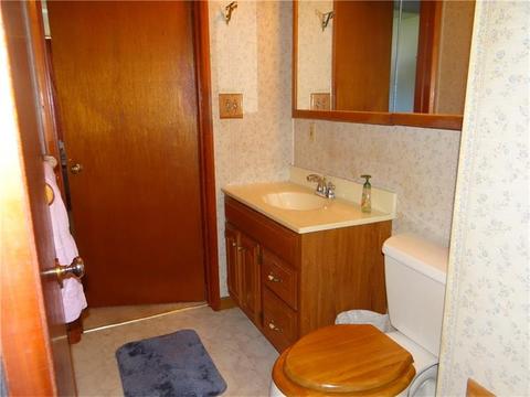 12300 Roth Dr, Irwin, PA 15642 photo 7