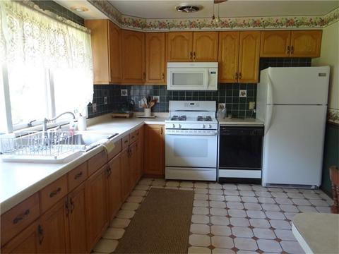 12300 Roth Dr, Irwin, PA 15642 photo 10